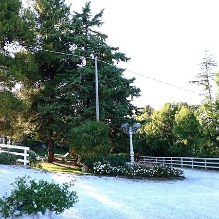 B&B Profumo Di Gelsomino Mombaroccio Exterior foto